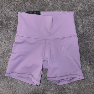 Aritzia High-rise 5 inch biker shorts